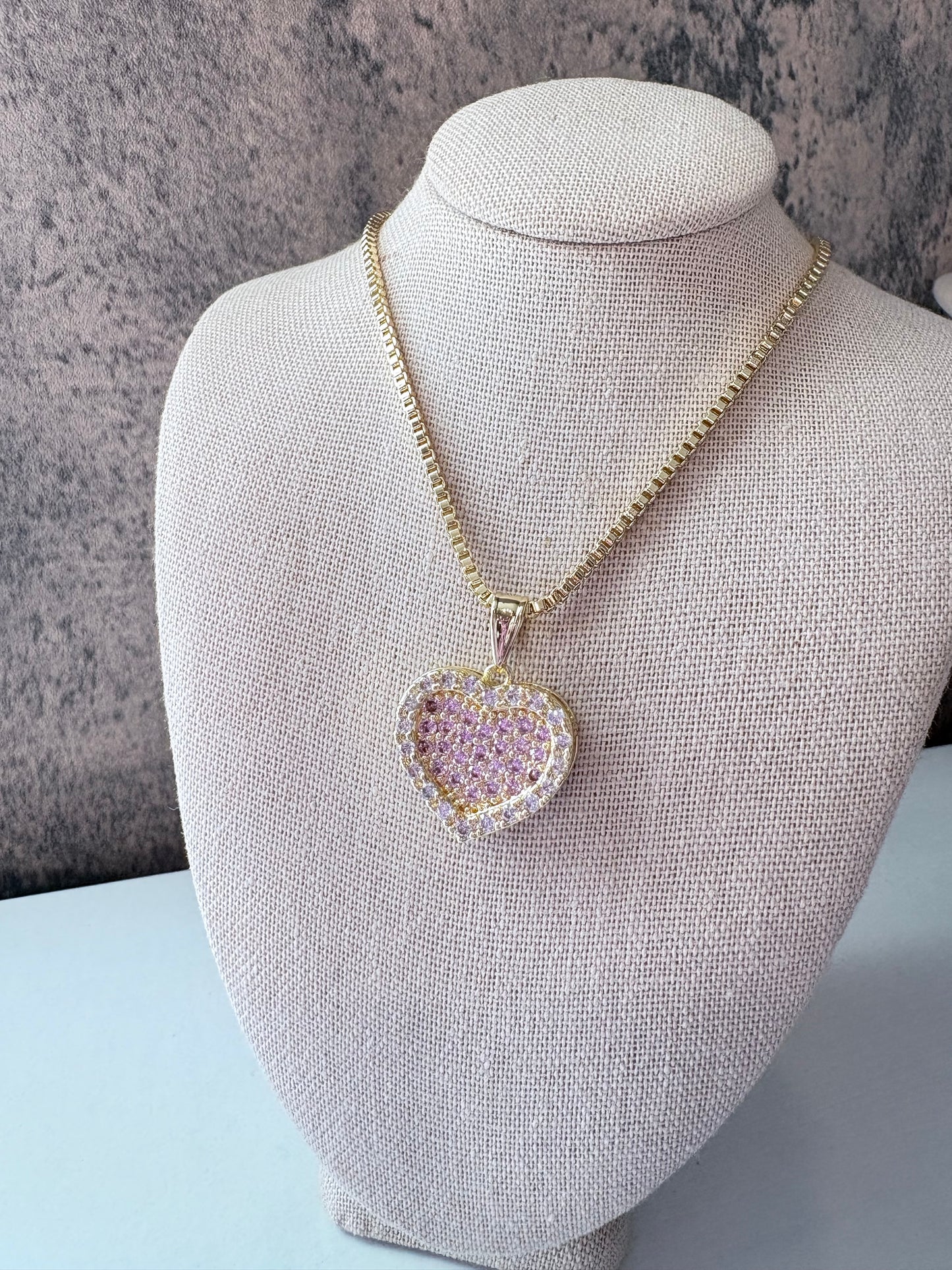 Pink heart gold laminated necklace