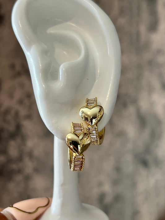 Corazon stones gold laminated hoops