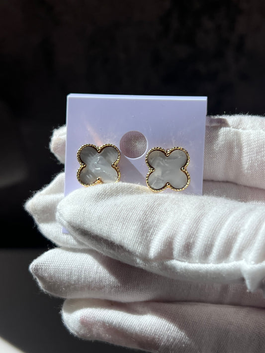 Alyssah White gold laminated earrings